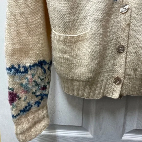Vintage Outback Red Women's Medium Floral Cardigan Sweater 100% Wool Knit - Picture 6 of 16
